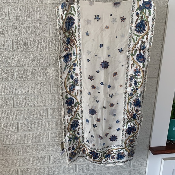 Liberty Stunning Floral Scarf Silk Blend Burnout Rectangle White Blue Tan EUC - Picture 8 of 9